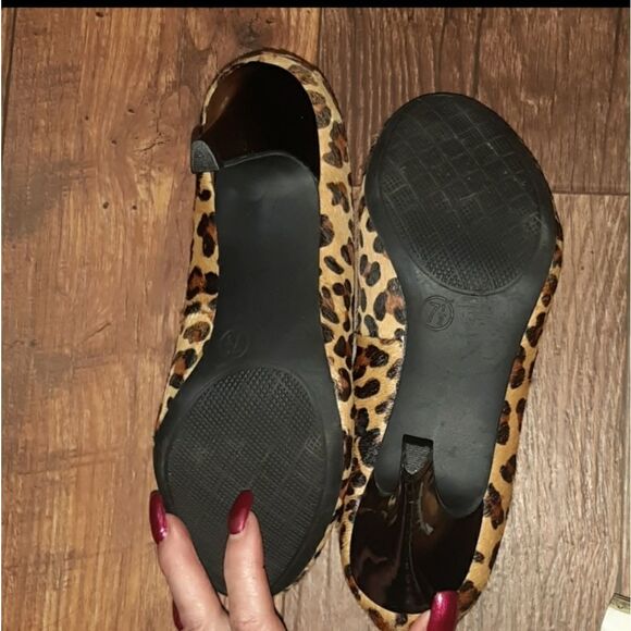 EUC Leopard "Sox Tab" Faux Hair Heels Sz 7.5 - Picture 8 of 8